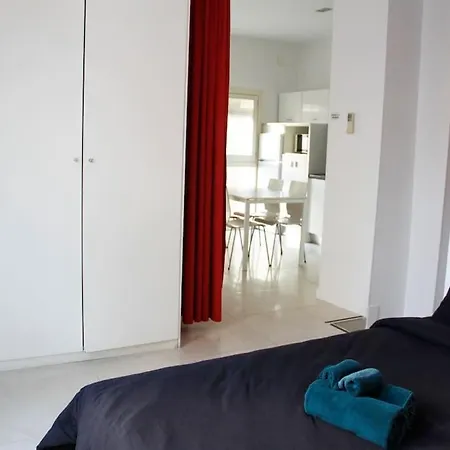 Cosy / Literally At The Foot Of Alhambra * Гранада